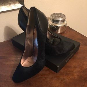 Caressa Women’s Taylor Platform Pump, Black Pony